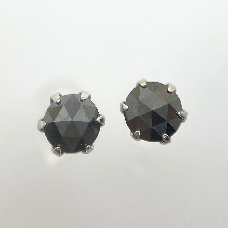 Pt ピアス ブラックダイヤ NJ0129
