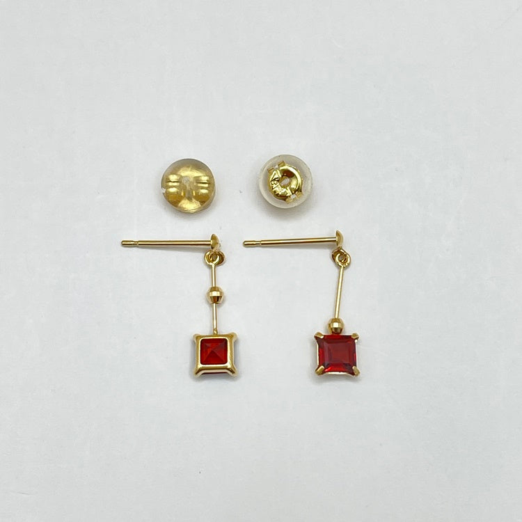 K18 ピアス ガーネット NJ0133