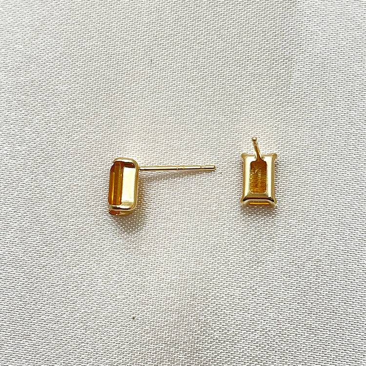K18 ピアス シトリン NJ0001