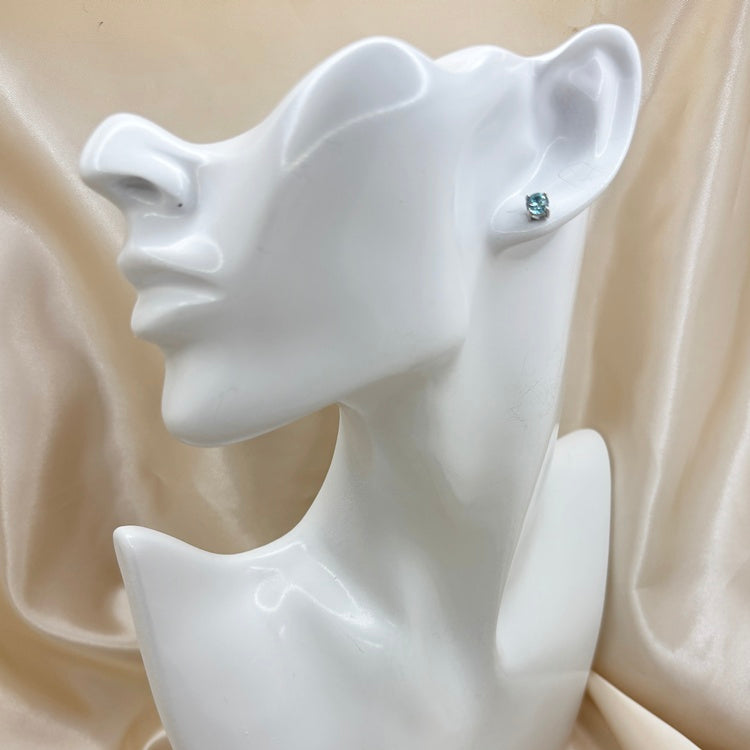 Pt ピアス ブルージルコン CJ0586