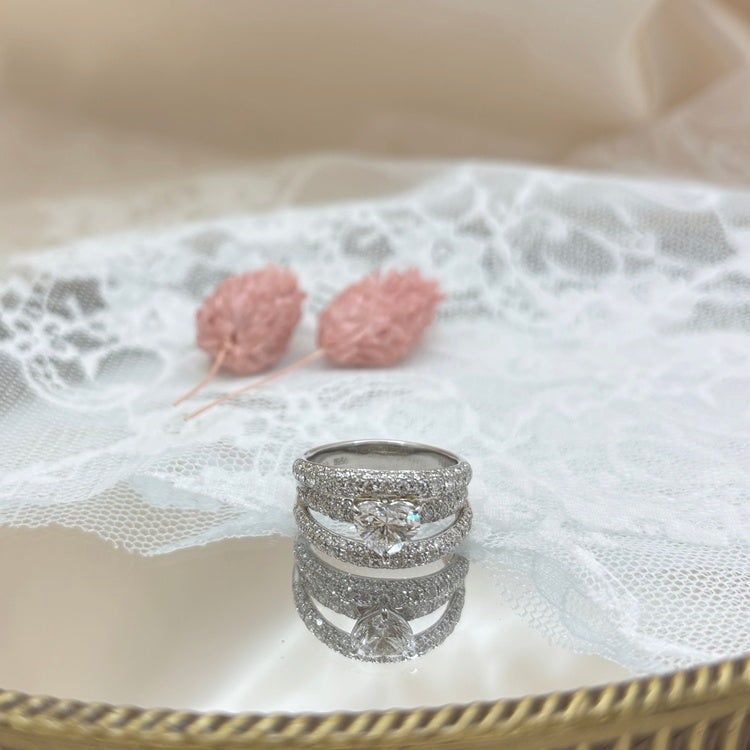 Pt リング ダイヤ (ハートシェイプ) CJ0649