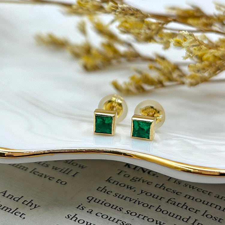 K18  ピアス  エメラルド CJ0654