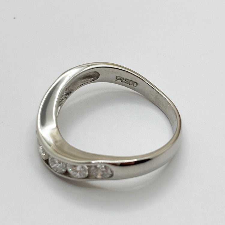 Pt リング ダイヤ CJ0670