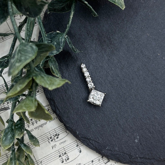 Pt ペンダントトップ ダイヤ CJ0677