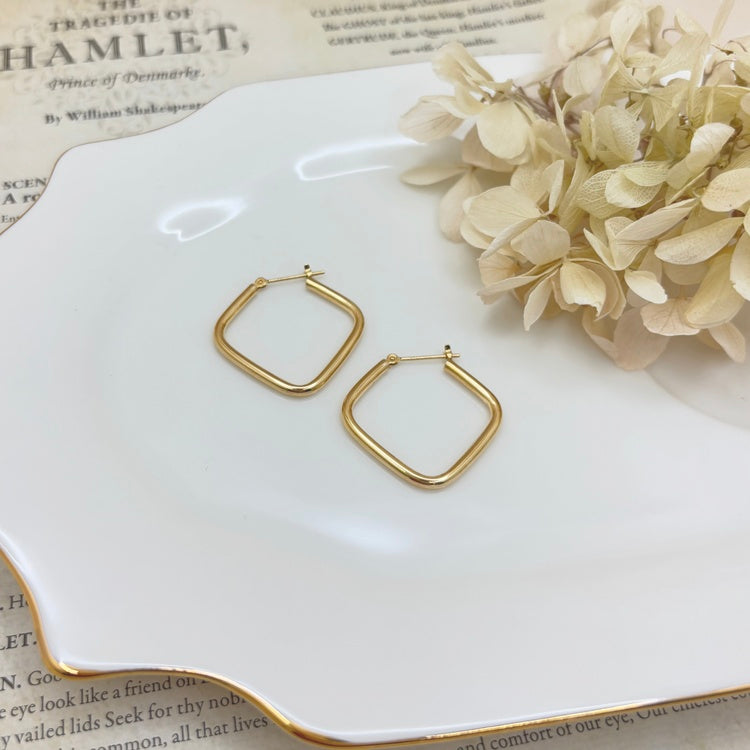 K18 ピアス NJ0317