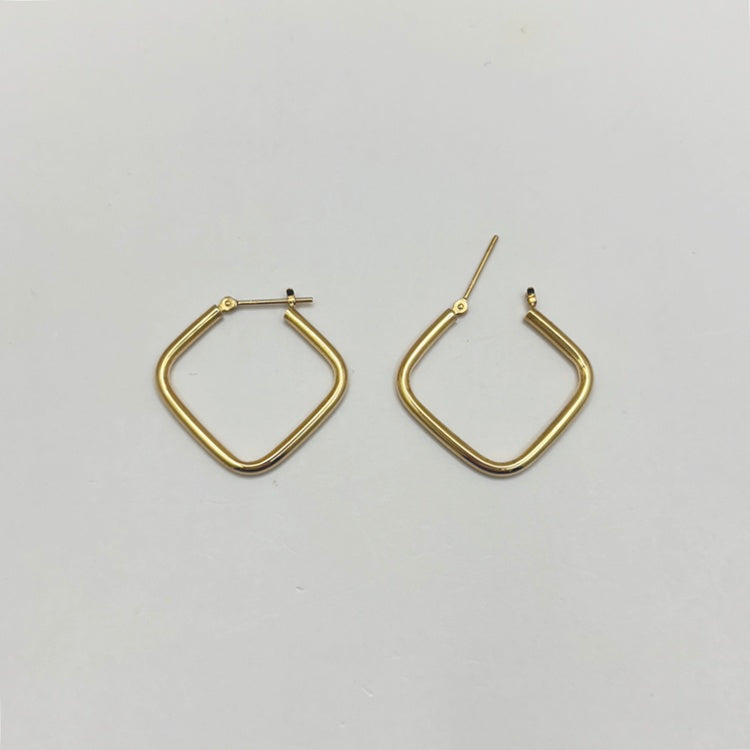 K18 ピアス NJ0317