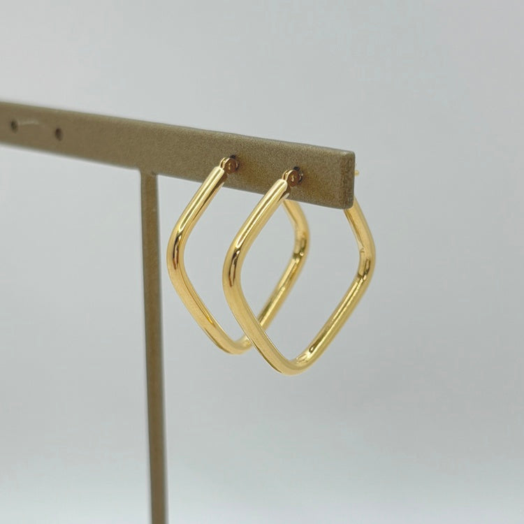 K18 ピアス NJ0317